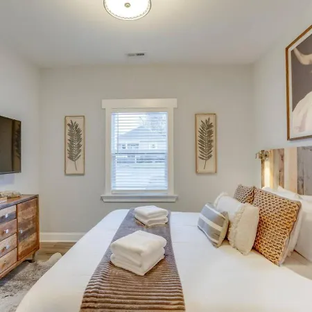 Music City Charmer Tons Of Beds Thirty Day Minimum